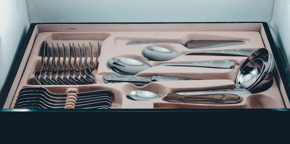 Jak przechowywać sztućce?