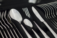 ASTORIA Komplet sztućców dla 12 osób 65 cz. w walizce