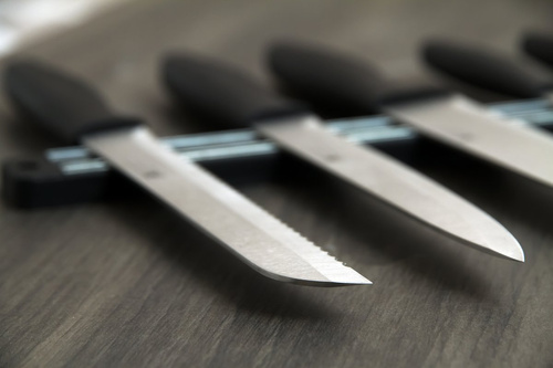 ADVANTAGE  Zestaw noży kuchennych 5 cz. z listwą magn.