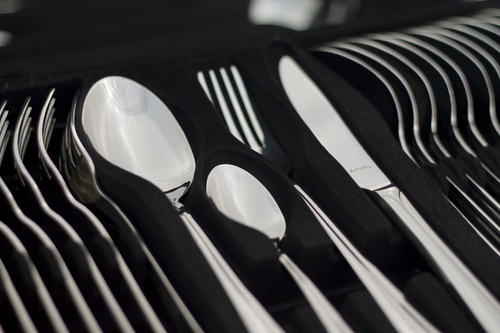 ASTORIA Komplet sztućców dla 12 osób 65 cz. w walizce